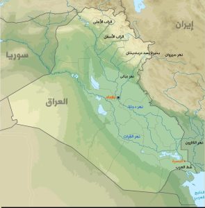 #منقوللماذا تستغرب مواقف دول الخليج من خارطة ترسيم البحر التي أودعها العراق قبل يومين لدى الأمم المتحدة، وهي مواقف كلها تساند الكويت؟

الجواب بسيط…؟ دول الخليج متحالفة فيما بينها تحت مظلة (مجلس التعاون الخليجي)
وهي تدافع عن بعضها في مثل هكذا حالات.

أما العراق فهو (مضيع كل المشيات)
ليس حليفاً أمريكياً
ولا حليفا روسياً 
ولا صينياً
وليس لديه تحالف مع تركيا مثلاً،
أو مع دول الخليج نفسها...؟

العراق مجرد تابع لدولة (ماكلة تبن) اسمها إيران !!!

